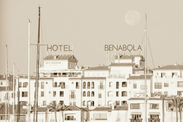 Moonset at Hotel Benabola